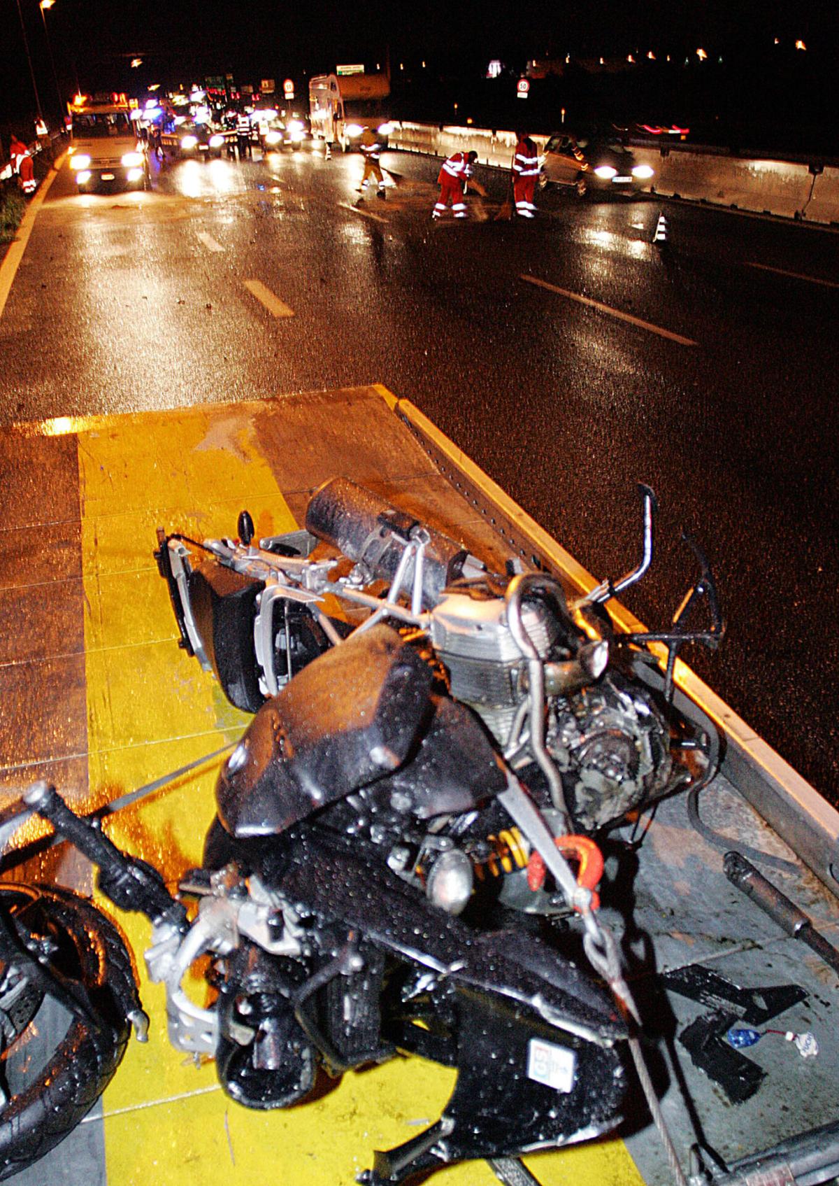 Incidente Quarrata, auto svolta a sinistra e si scontra con una mot…