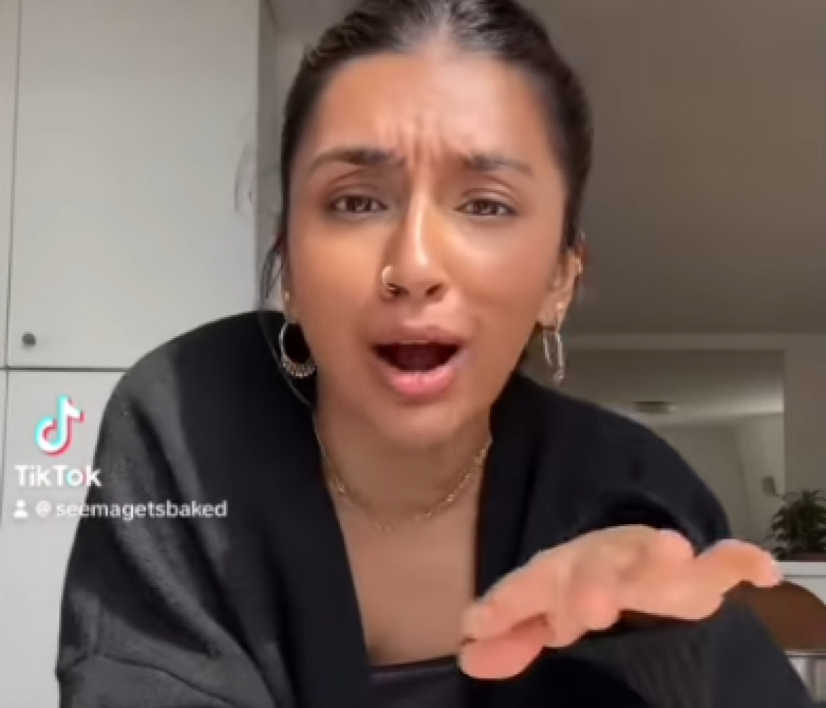 Seemagetsbaked, la food blogger Seema Pankhania beve l’acqua della mozzarella in un video social: “La trovo deliziosa” e piovono i commenti