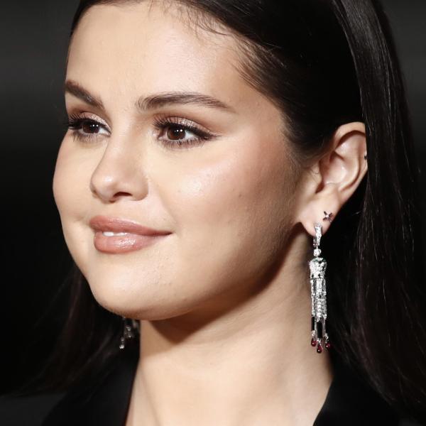 Selena Gomez annuncia la sua nuova canzone, Single Soon, in uscita il 25 agosto