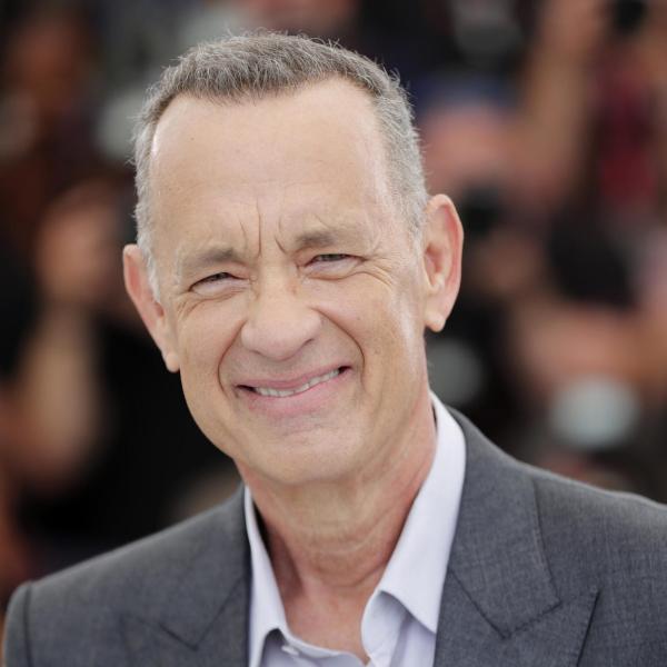 Tom Hanks presenta il suo nuovo romanzo “The Making of Another Major Major Motion Picture Masterpiece” in libreria da Maggio 2023