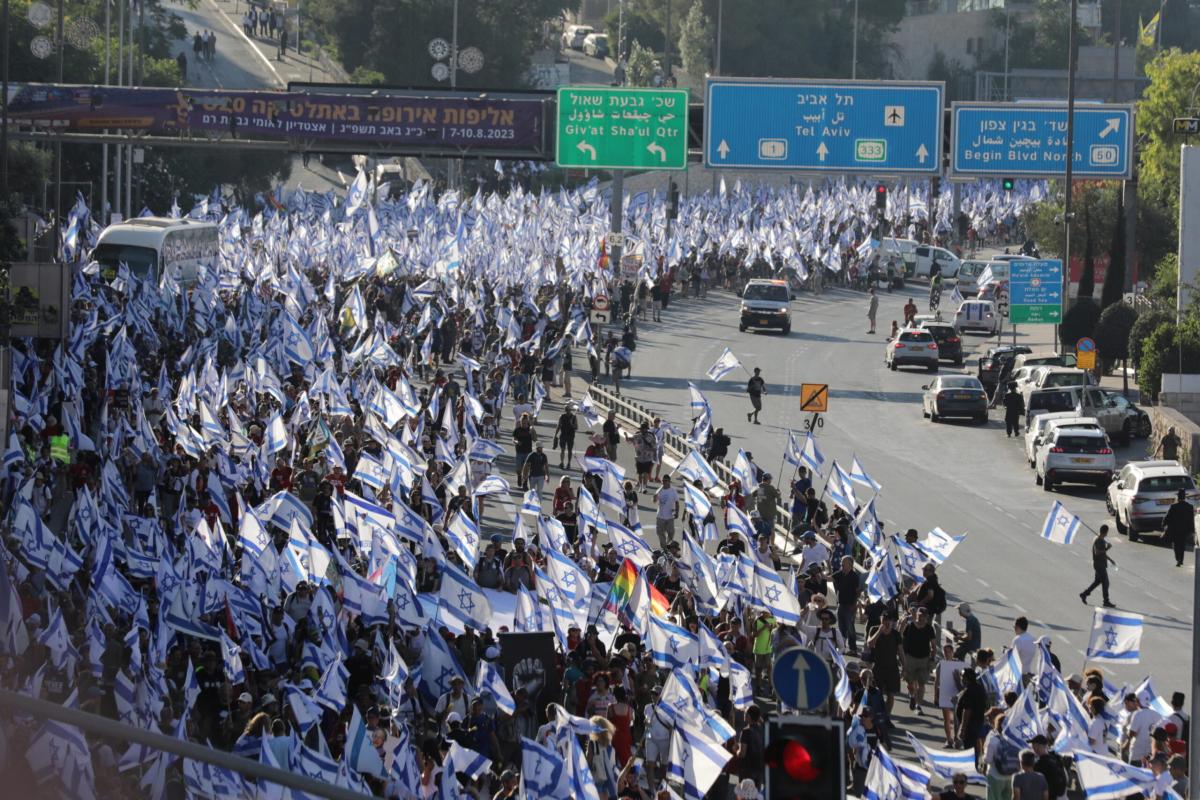 Israele, auto su manifestanti vicino a Tel Aviv: quattro feriti, ar…