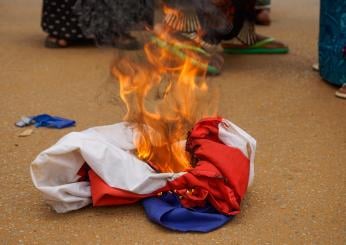 Niger, proteste contro la presenza delle truppe francesi a Niamey | VIDEO