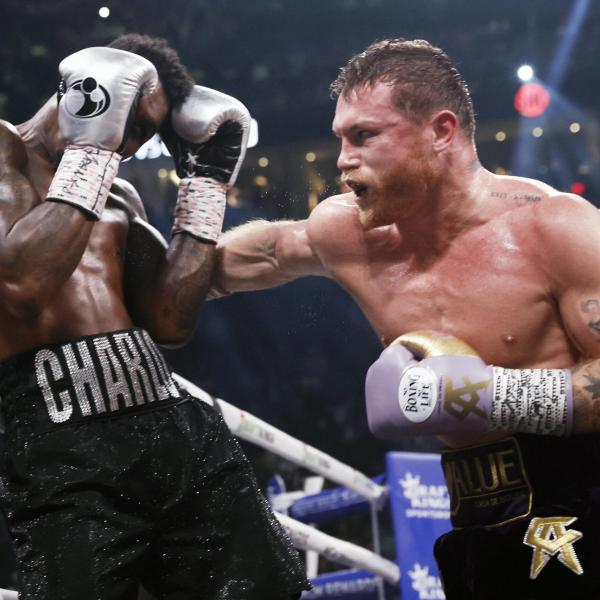 Pugilato: Canelo Alvarez è ancora il Re dei Supermedi