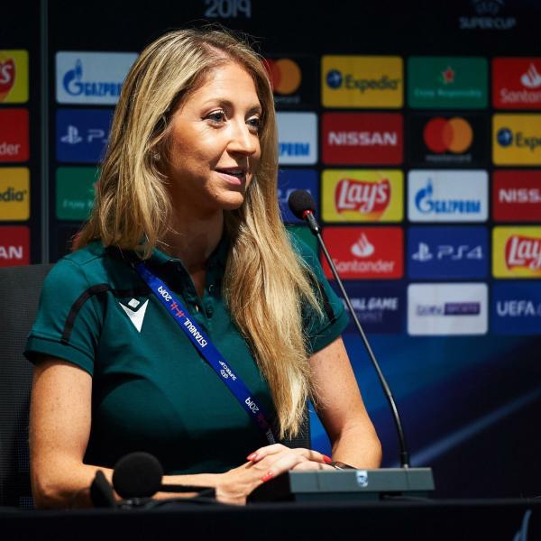 Football Summit a Roma, l’arbitro internazionale Manuela Nicolosi: “La violenza di genere nel calcio? Dopo il caso Rubiales la si vede in modo diverso”| VIDEO ESCLUSIVA