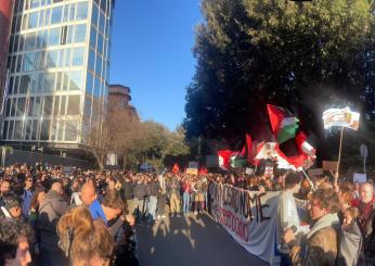 Roma, presidio pro Palestina sotto la sede della Rai: presenti 1000 manifestanti | FOTO E VIDEO