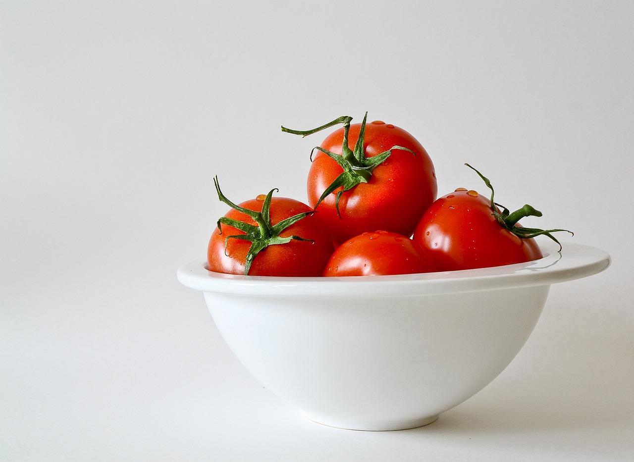 Pomodoro per i capelli e per la cute: come usarlo e benefici