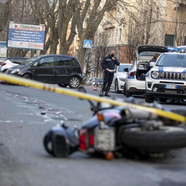 Roma, incidente Caracalla: chi era Serenella Parapano, la prof 65enne del Liceo Dante Alighieri investita in scooter da auto in contromano