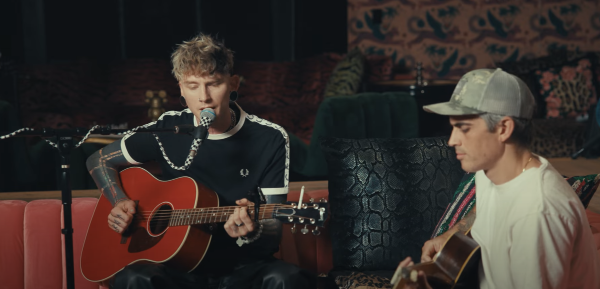 Machine Gun Kelly: ascolta “Sun to Me”, testo, traduzione in italiano ed esibizione live