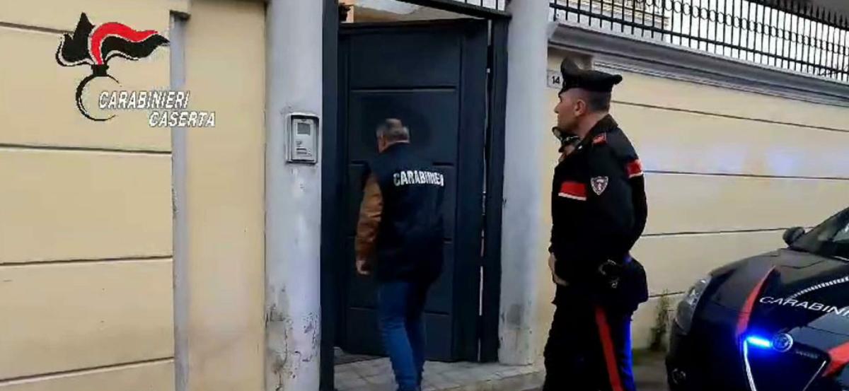 Caserta, 20enne picchiata e segregata in casa: arrestato il compagno