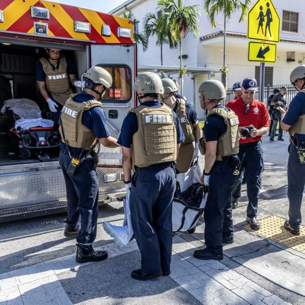 USA, auto finisce contro un Pronto Soccorso in Texas. Il bilancio è di un morto e diversi feriti