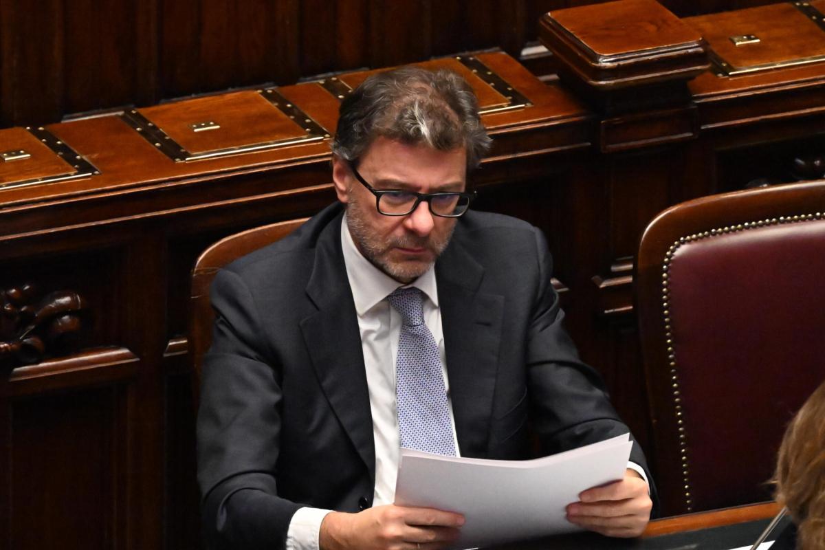 Ci saranno nuove tasse? L’imbarazzo della destra. Cattaneo: “Tuteleremo la casa”. Crippa: “FI stia tranquilla no tasse per italiani, ma le banche…” | VIDEO