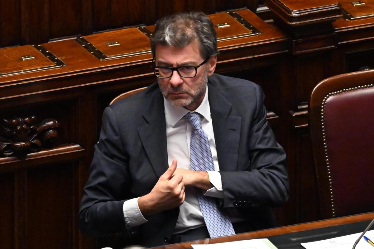 Manovra 2025, ad alta tensione: scontro aperto tra FI e Lega sugli extraprofitti. FdI media e attacca l’opposizione che accusa Meloni | VIDEO