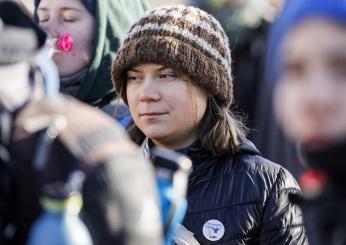 Greta Thunberg si diploma, niente più scioperi a scuola: “Ma la protesta continua”