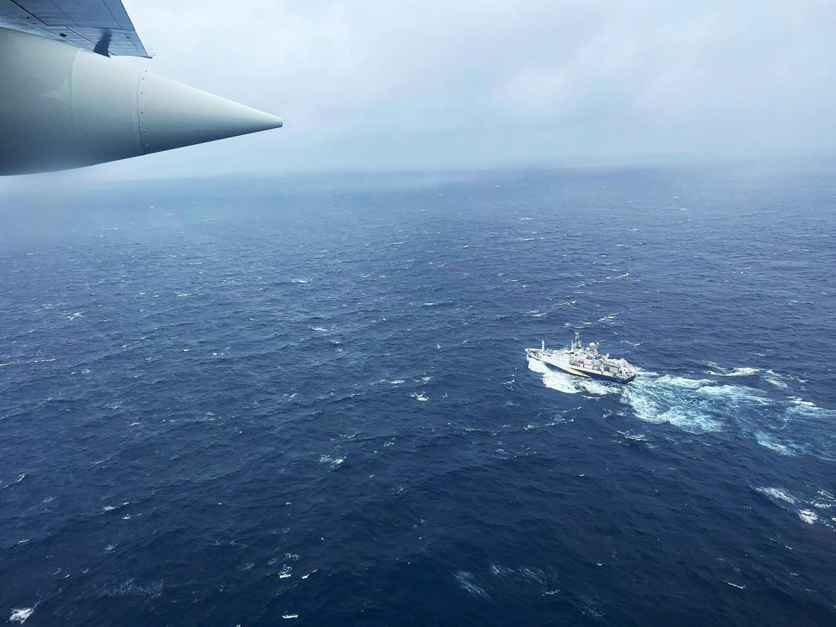 Usa, la Guardia costiera ritrova un giovane skipper disperso: era a…