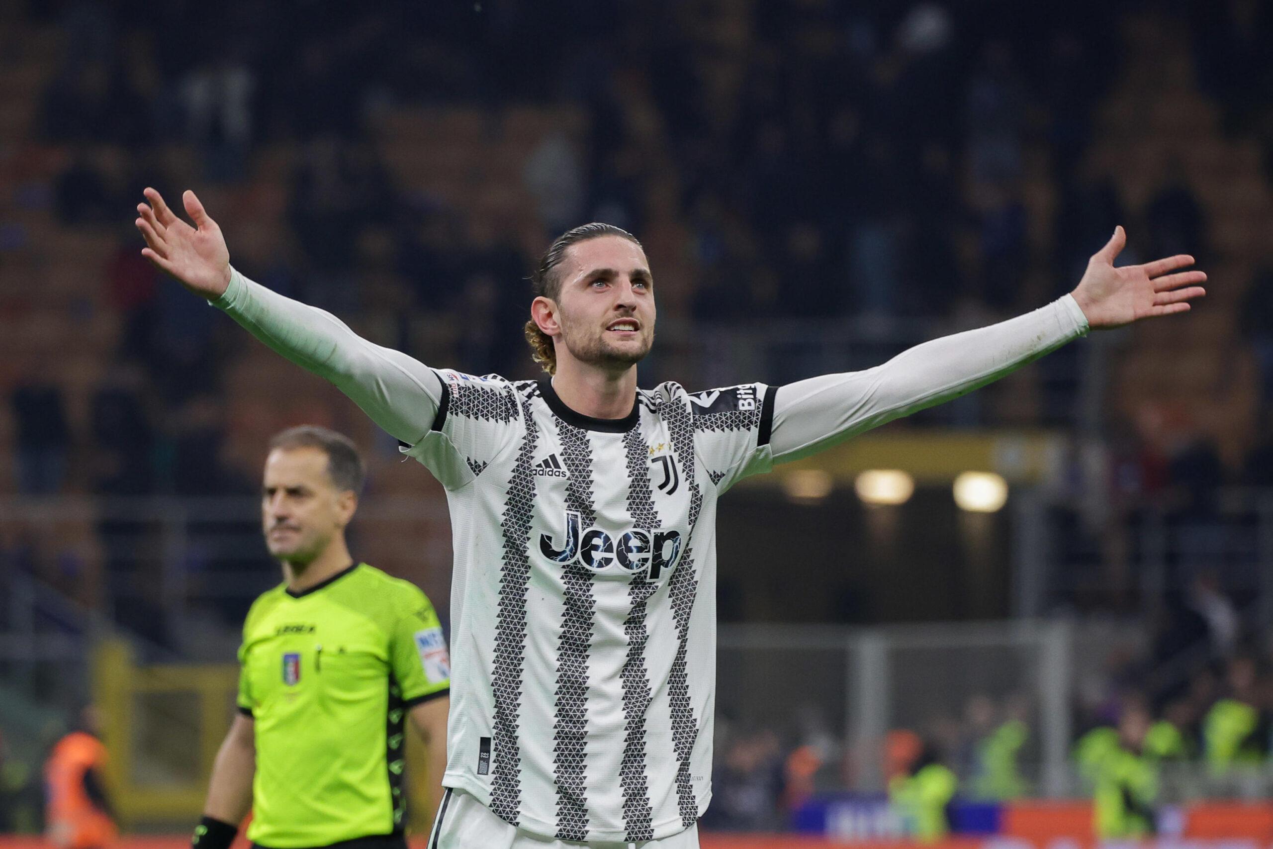 Il Manchester United su Rabiot, la Juventus trema