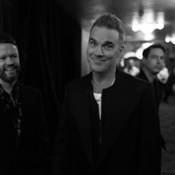 Robbie Williams ha deciso di prendere il diploma a 50 anni, dopo le diagnosi di dislessia e ADHD