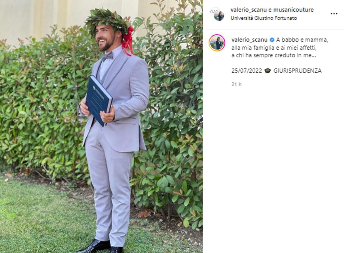 Valerio Scanu, laurea in Giurisprudenza con lode