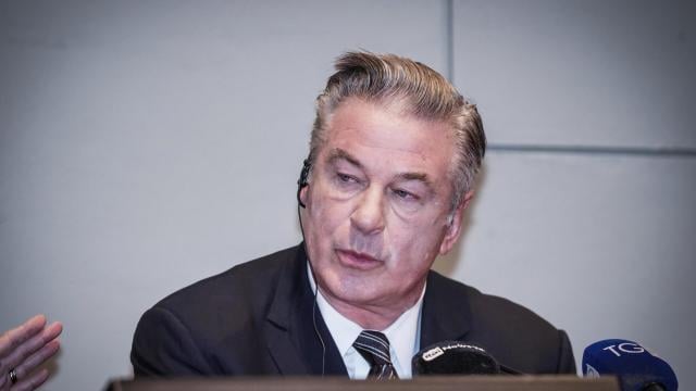 La verità sullo sparo di Alec Baldwin: cosa è successo davvero sul set di “Rust”