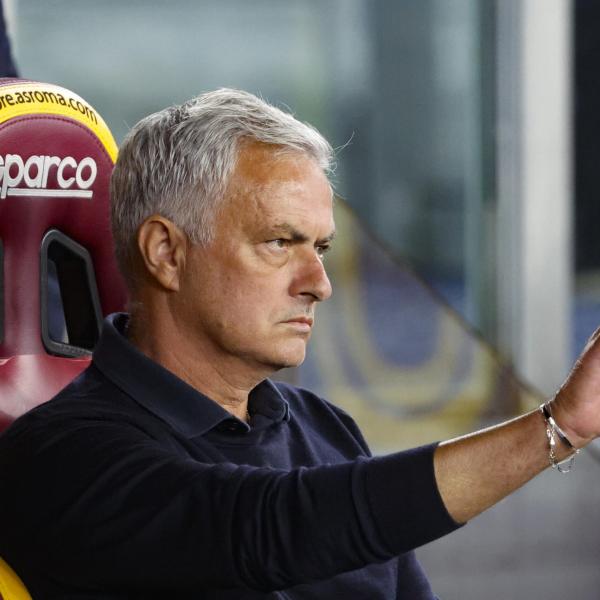 Roma, Mourinho: “Lukaku titolare. Su Dybala e Totti dico che…”