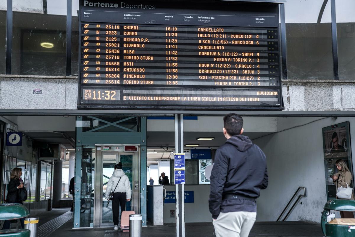 Sciopero dei treni 30 novembre 2023, orari garantiti: Trenord, Trenitalia, Italo