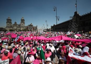 Messico, la più grande manifestazione contro AMLO ha preso vita a Città del Messico