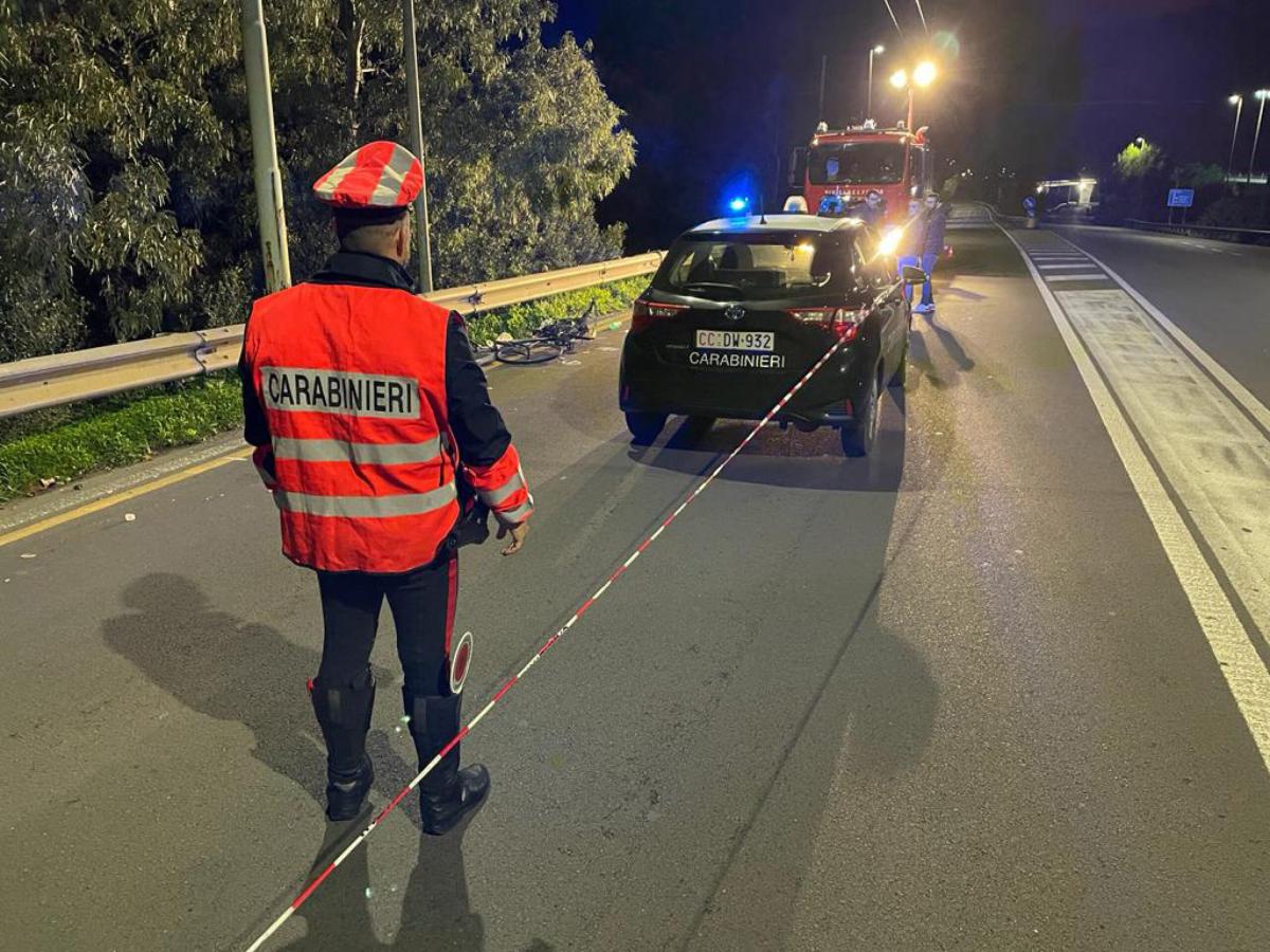 Udine, ciclista viene travolto a Faedis, cade nel fossato e perde l…