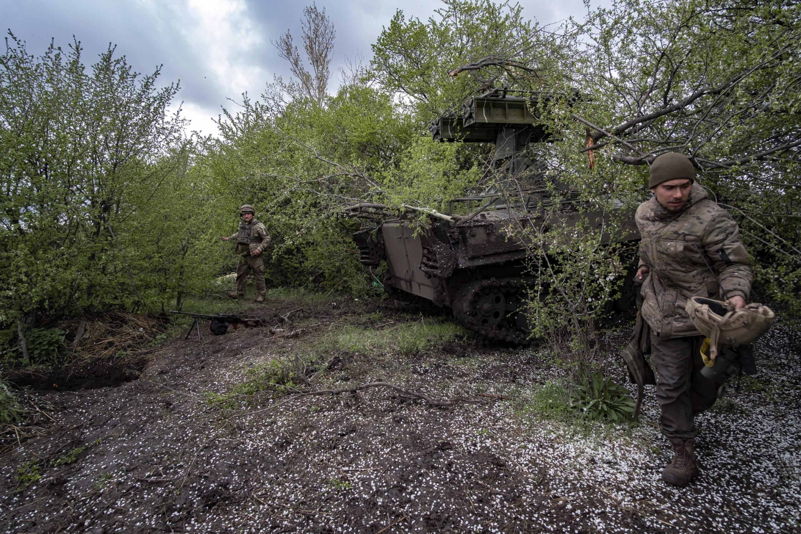 Guerra, prosegue la controffensiva ucraina a Bakhmut: inflitte “enormi perdite” ai russi