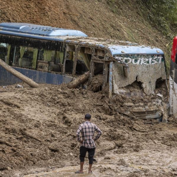 Nepal, incessanti piogge monsoniche e inondazioni: oltre 148 morti e 64 dispersi | VIDEO