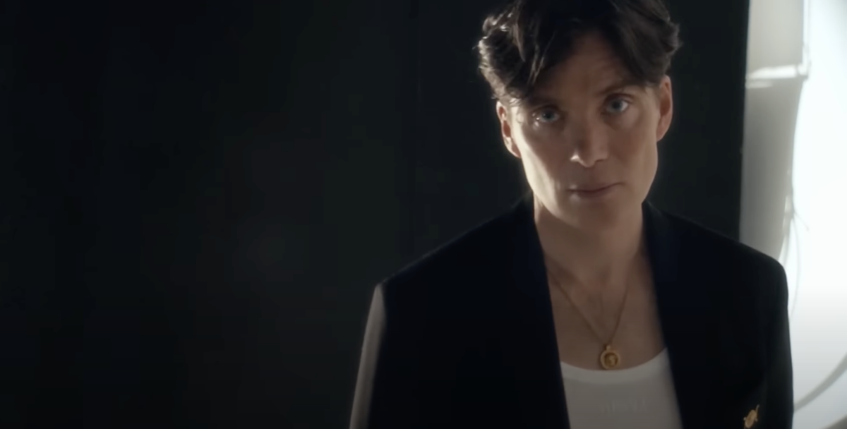 Cillian Murphy e Anne Hathaway per Versace: FOTO e VIDEO della campagna “Icons” che sta facendo impazzire il web