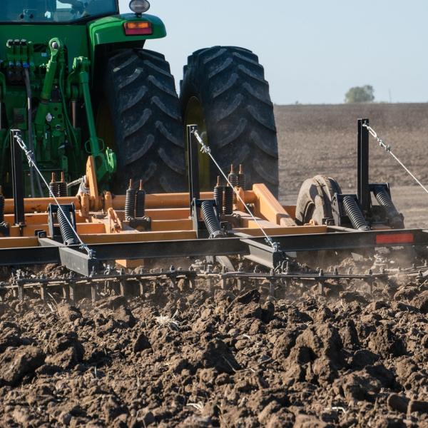 Francia, proteste degli agricoltori. Possibile sciopero