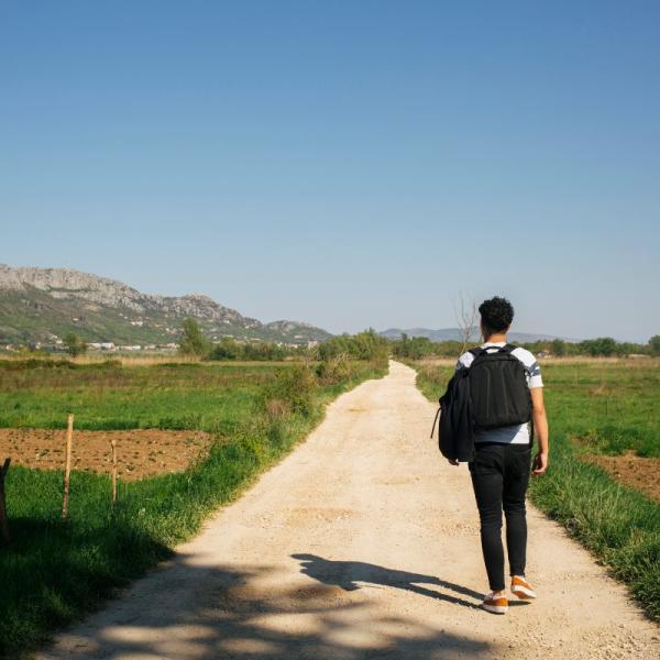 Quali sono i benefici della camminata silenziosa e quanto tempo dovrebbe durare