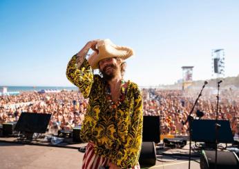 Jova Beach Party a Marina di Ravenna, tra polemiche ambientaliste e ospiti a sorpresa