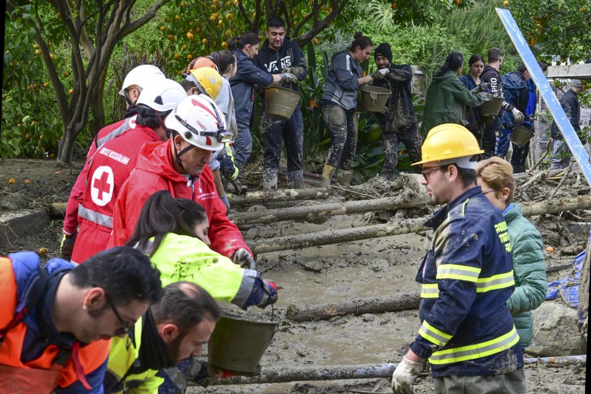 Frana a Ischia, proseguono le ricerche dei quattro dispersi: si pro…