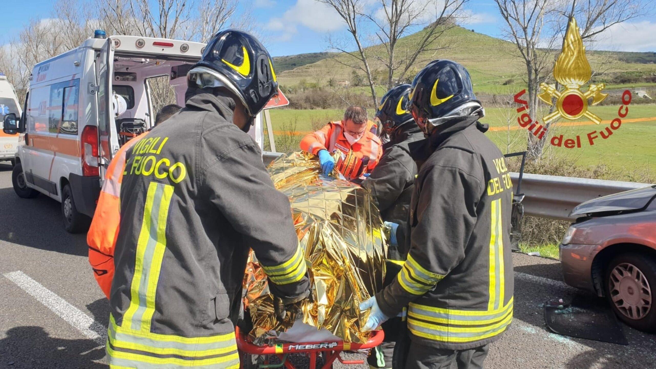 Incidente stradale Lariano: scontro tra auto e camion, morta una 62enne