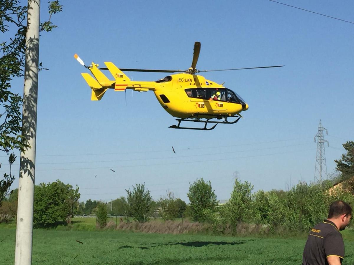 Messina, incidente con il parapendio per un uomo: è stato salvato dai Vigili del Fuoco