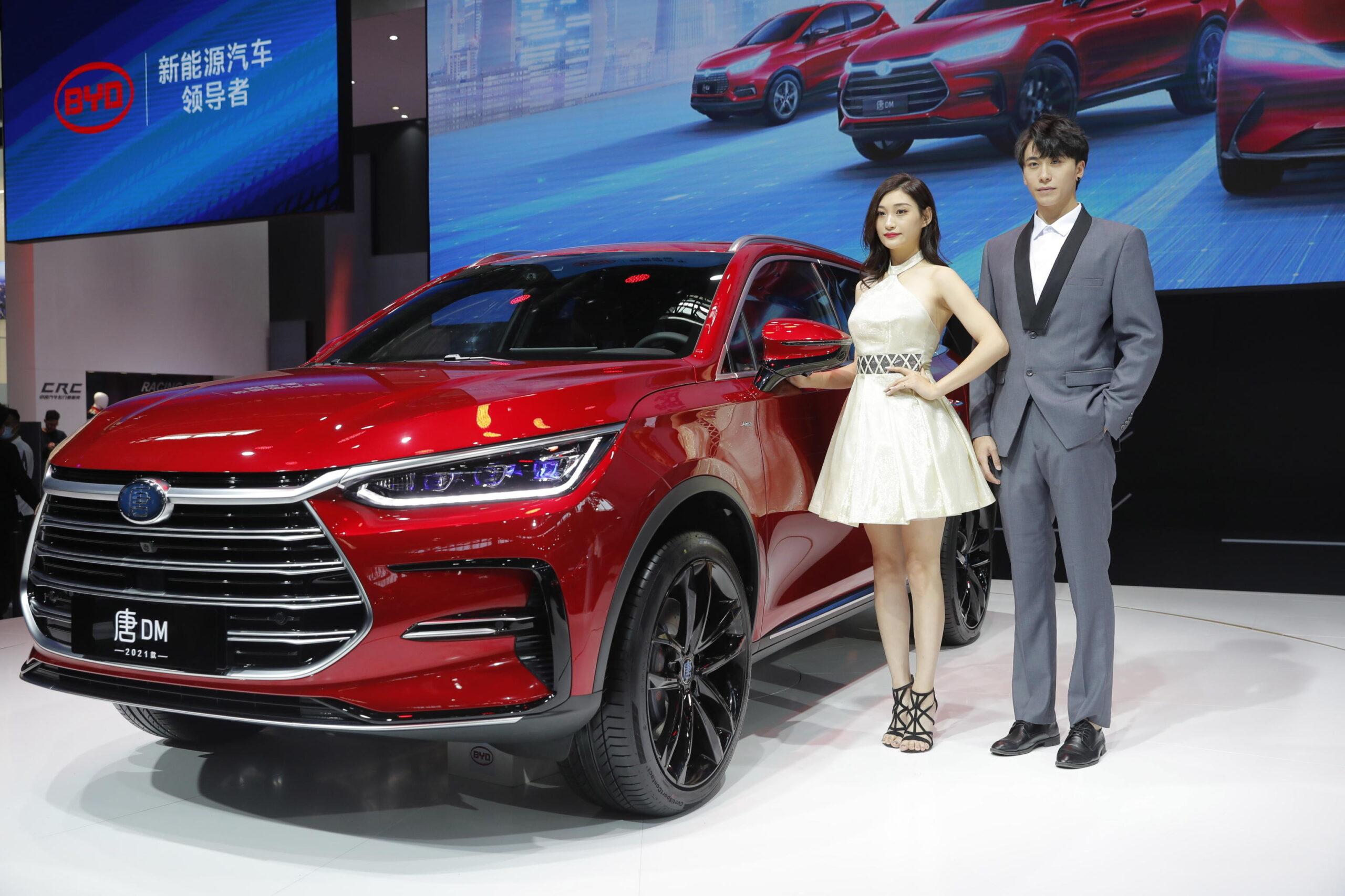 BYD Tang 2024: prezzo, dimensioni, autonomia, interni del suv cinese 100% elettrico