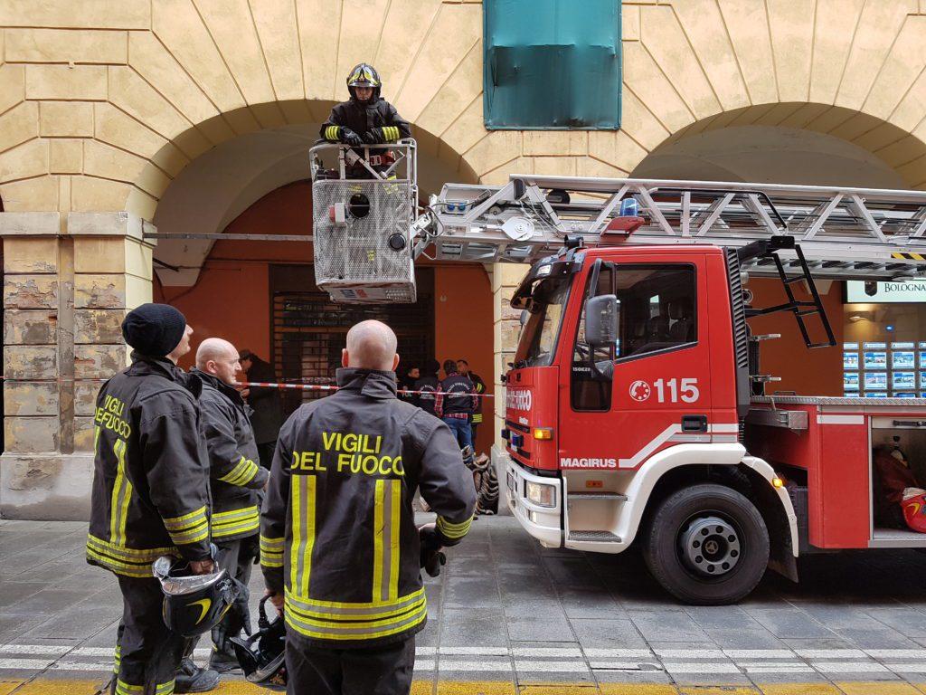 Rimini, incendio al grattacielo cittadino: nessun ferito