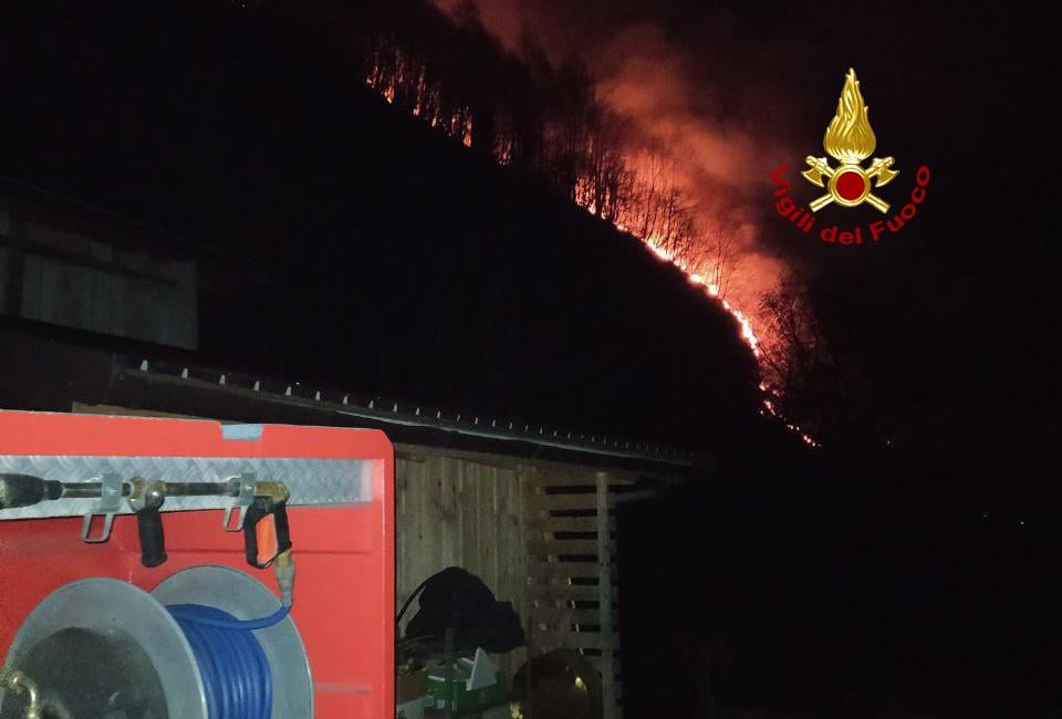 Incendio Belluno oggi: nelle ultime ore diversi focolai e roghi nel Veneto