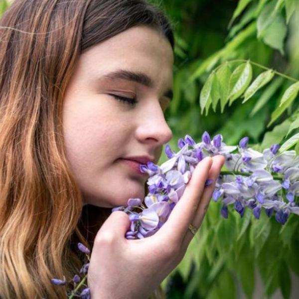 Non sentire più gli odori: l’anosmia è temporanea o permanente? Come si cura?