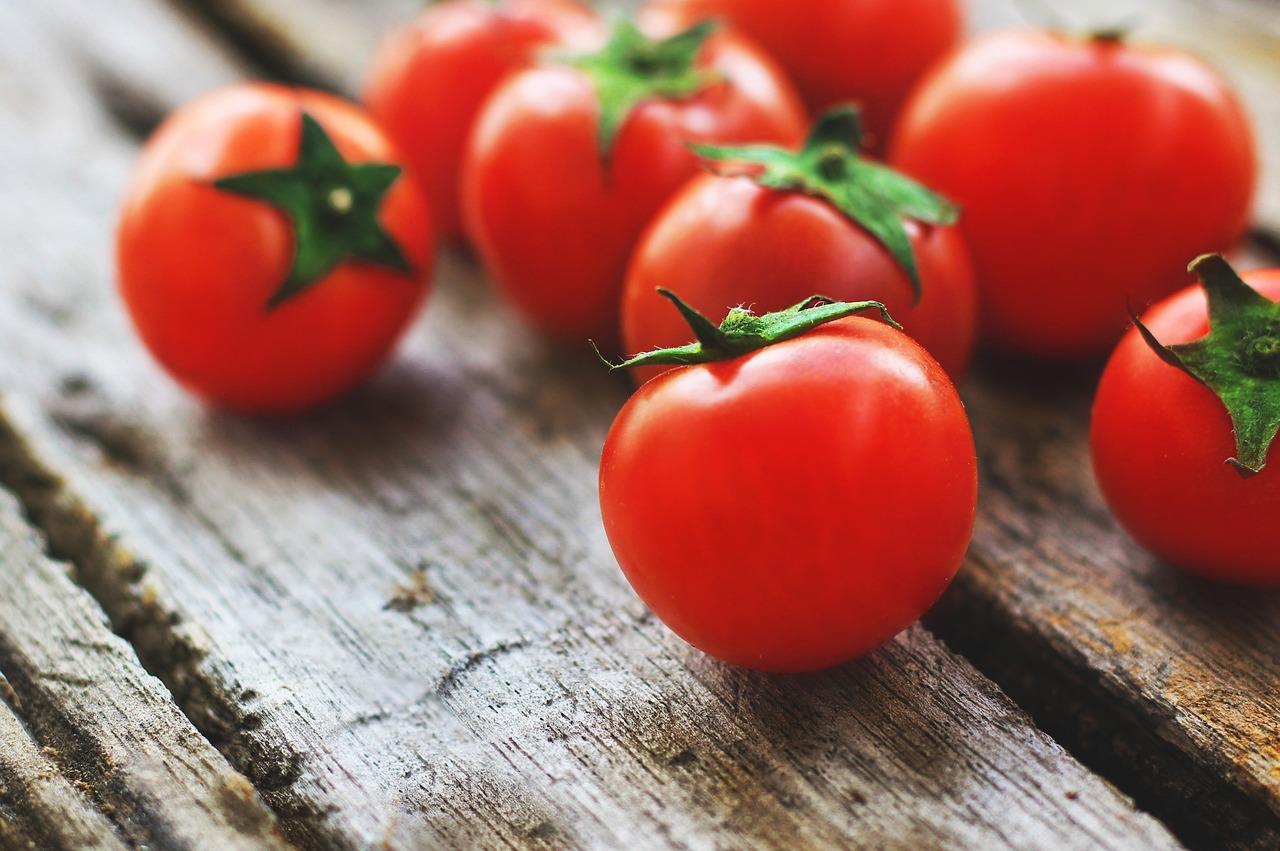 Pomodori ripieni freddi: una bontà senza accendere il forno