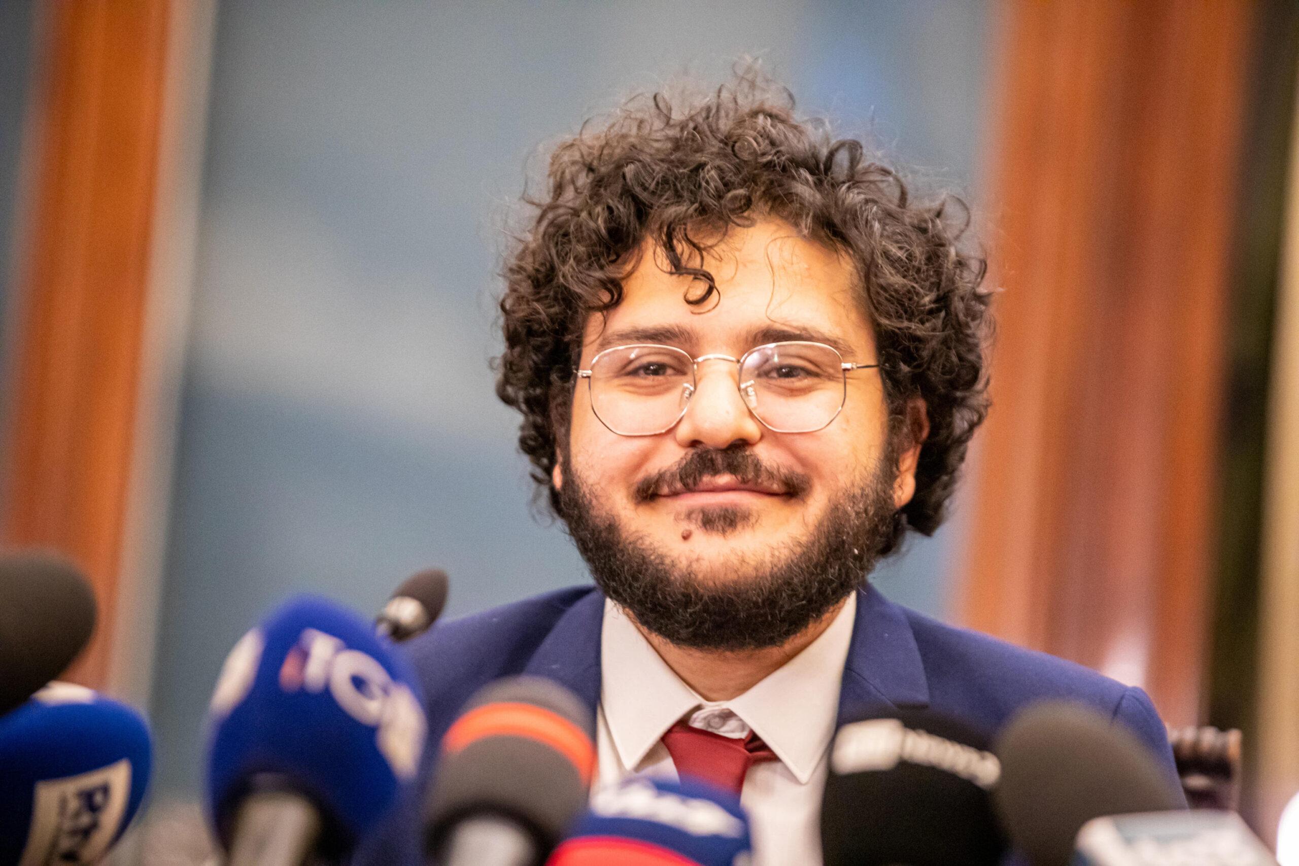 Patrick Zaki dalla conferenza stampa all’Università di Bologna invoca “giustizia per Giulio Regeni” | FOTO