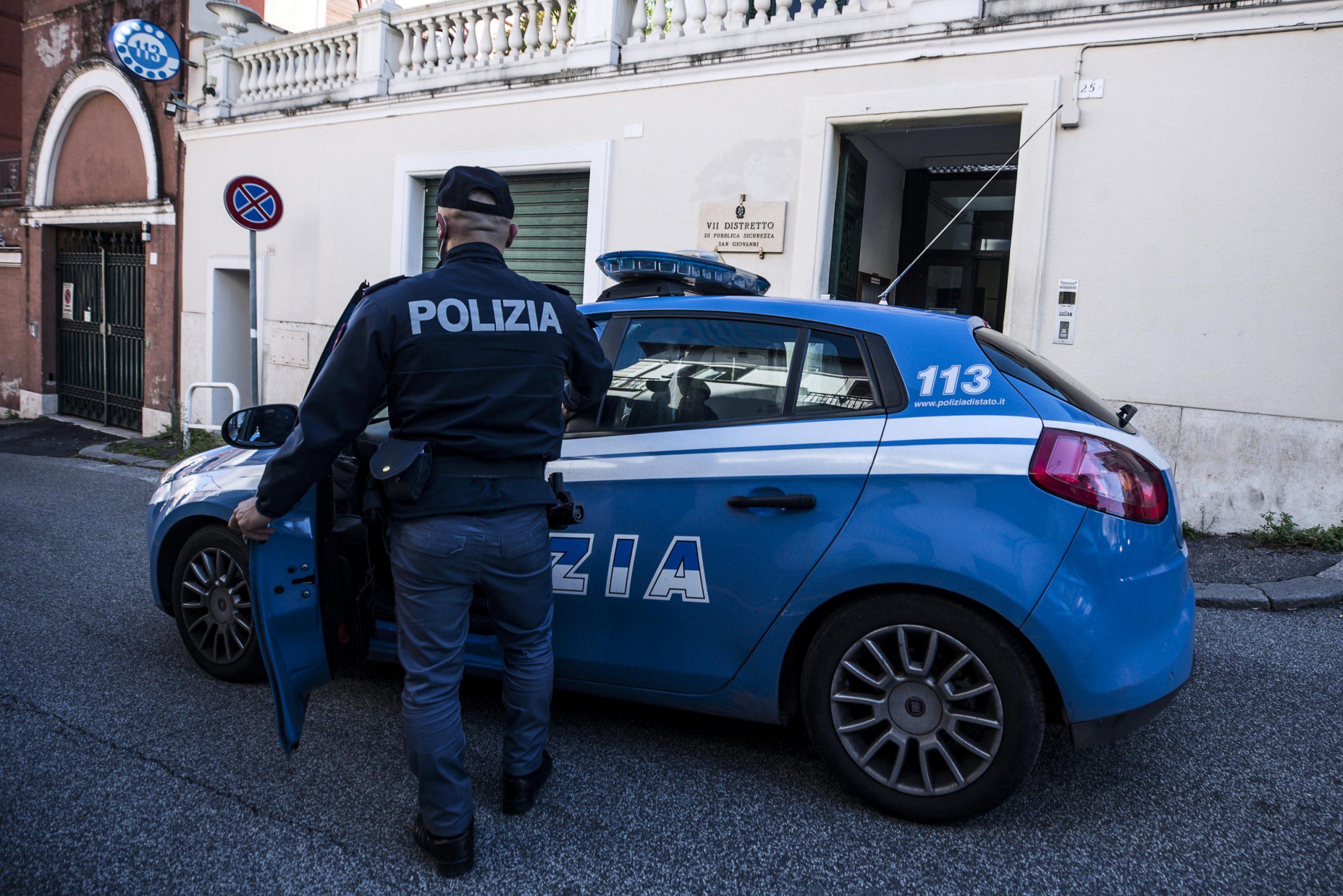 Foggia, tredicenne drogata e violentata in un box: tre arresti