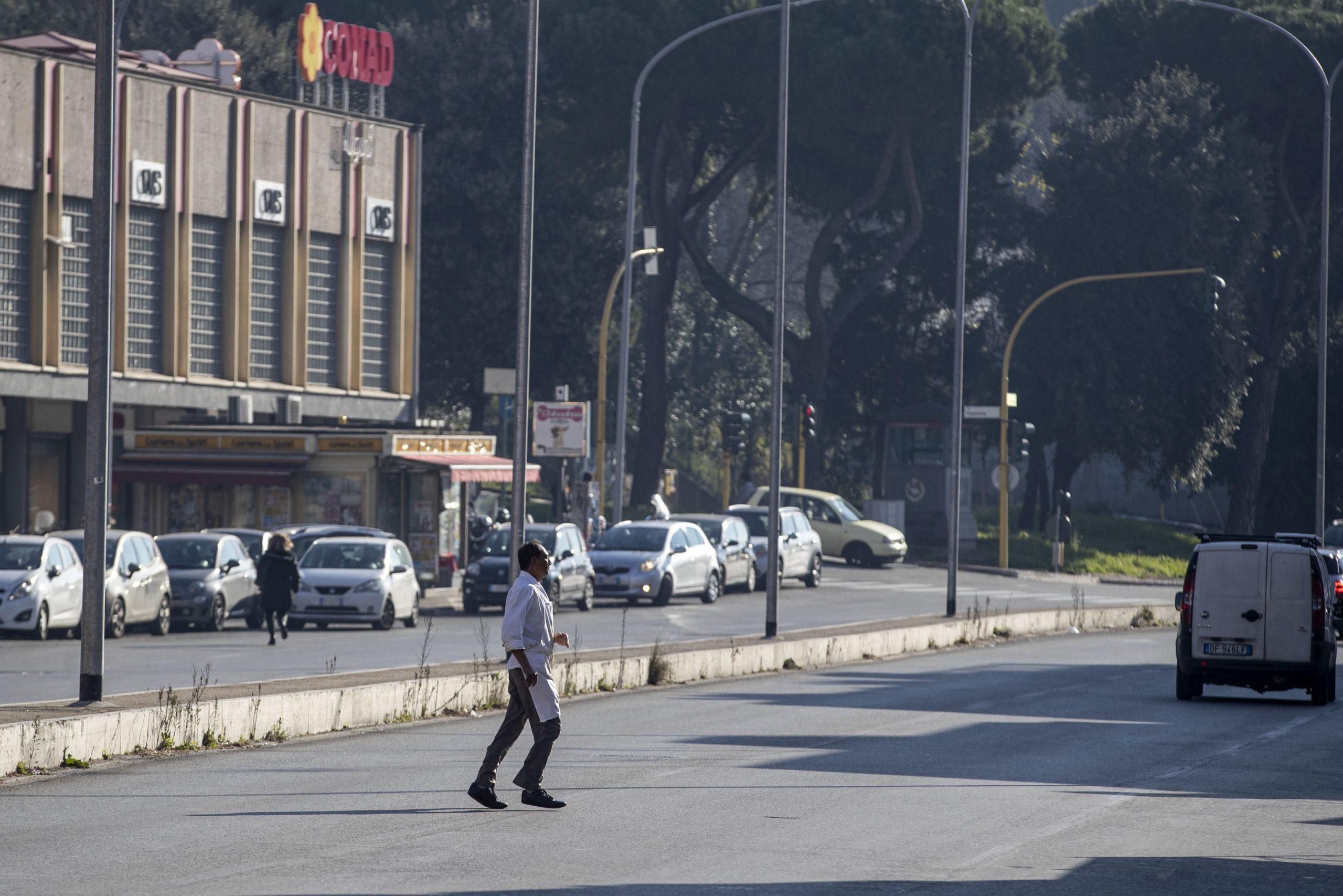 Roma, Corso Francia traffico in tilt: per una tubatura rotta chiusa la carreggiata in direzione Capitale