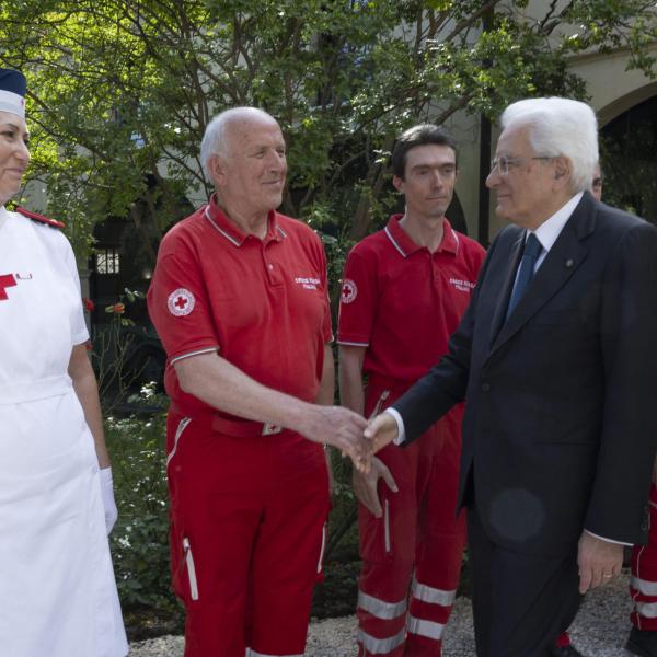 Mattarella al 160esimo anniversario della Croce Rossa italiana: “Il volontariato è indispensabile”