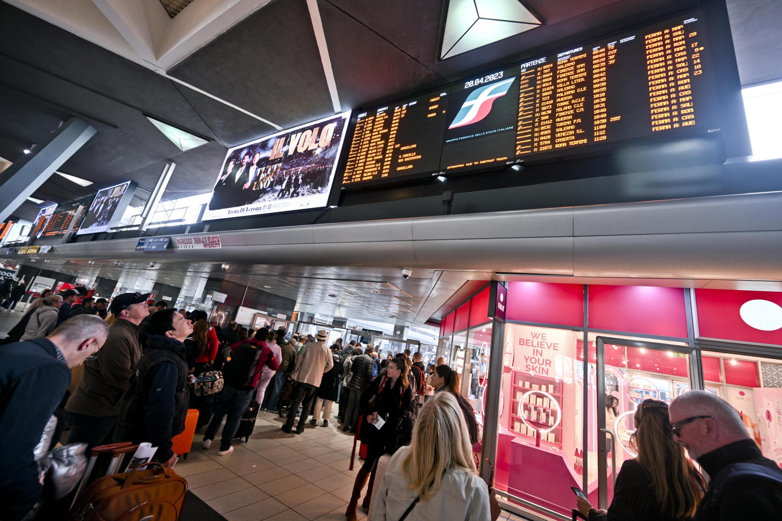 Napoli, padre scende a fumare e si dimentica la figlia di 10 anni sul treno che riparte