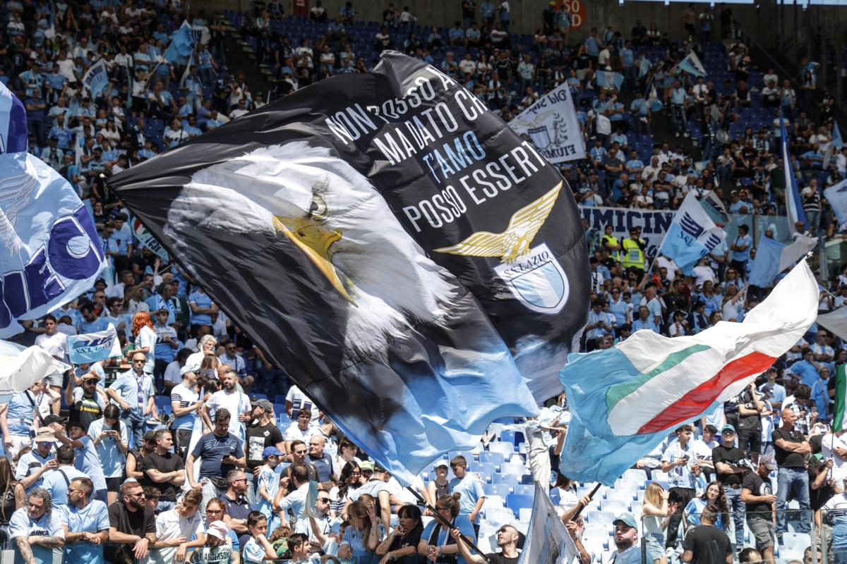 Lazio-Empoli, la voce dei tifosi: “I ragazzi del ’74 sono sempre fantastici, un emozione di padre in figlio” | VIDEO