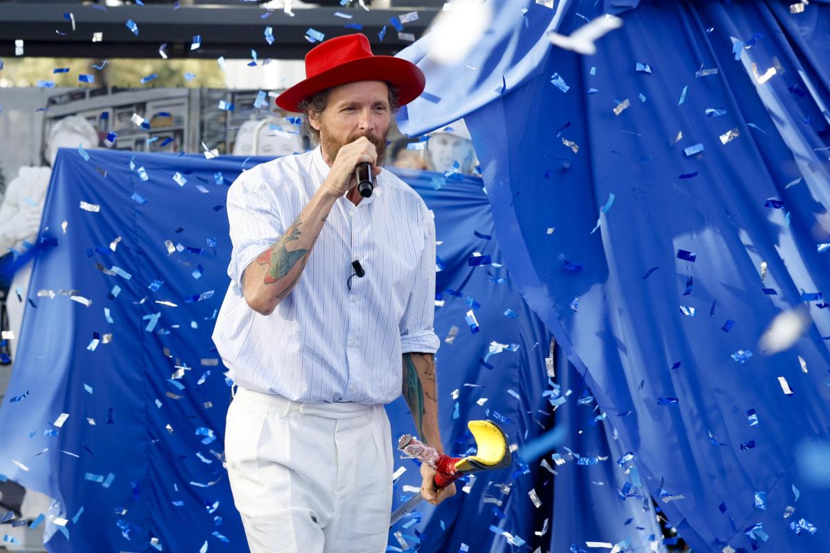 Jovanotti annuncia Jovabeach party: date e biglietti