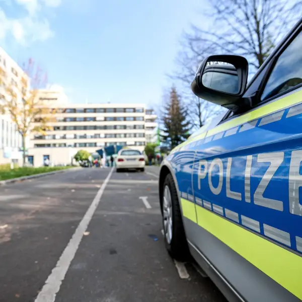 Germania, 20enne picchiato a morte durante il ballo della scuola a Bad Oeynhausen: si indaga per omicidio colposo