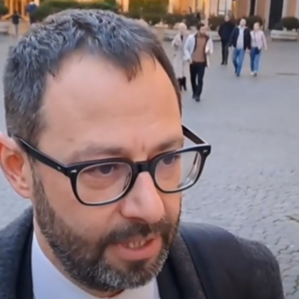 Caso Salis, Patuanelli (M5S): “Scandaloso che il Ministero degli Esteri non abbia agito per tempo” | VIDEO