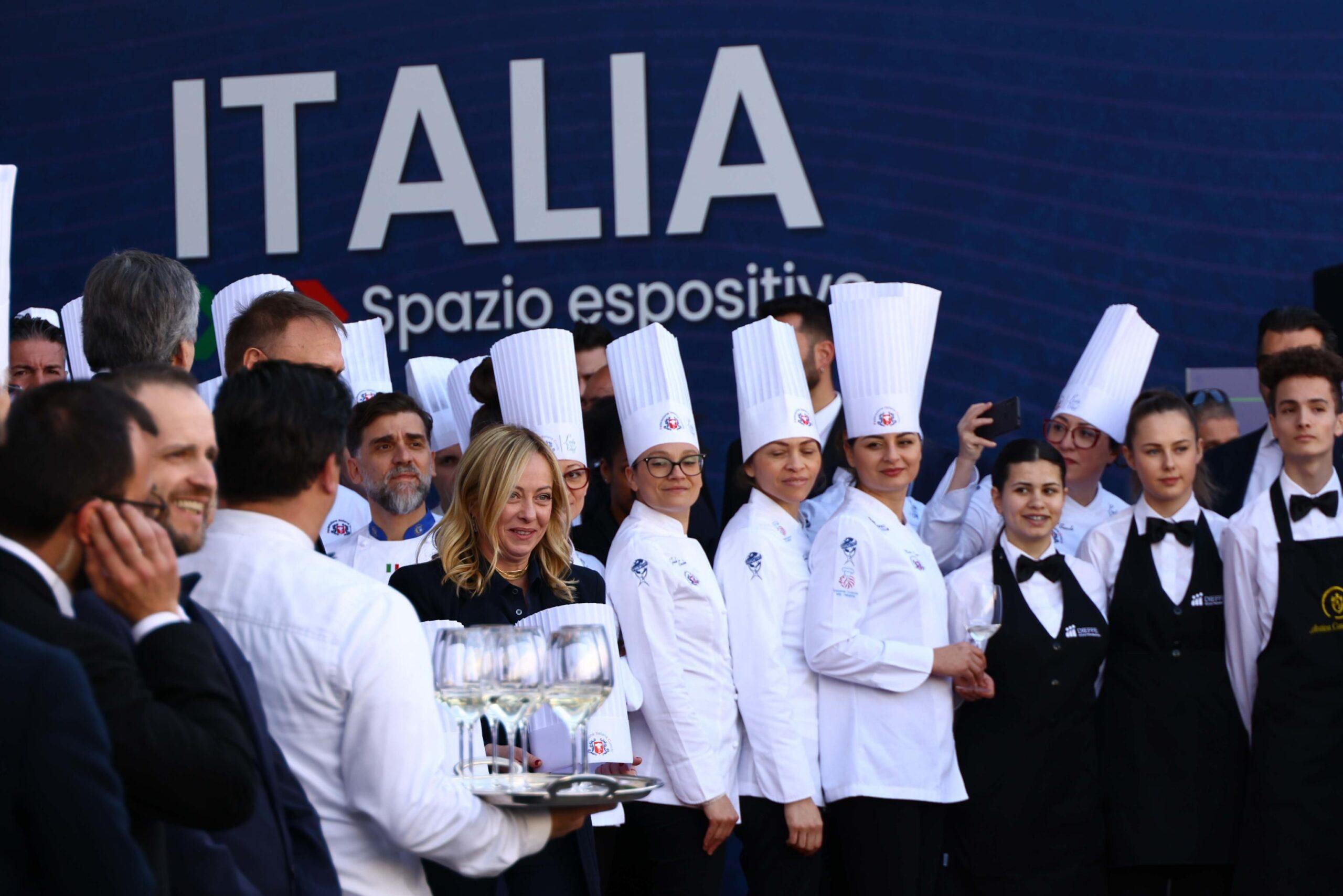 Scuola, annuncio di Giorgia Meloni: “Pensiamo a un liceo del Made in Italy”